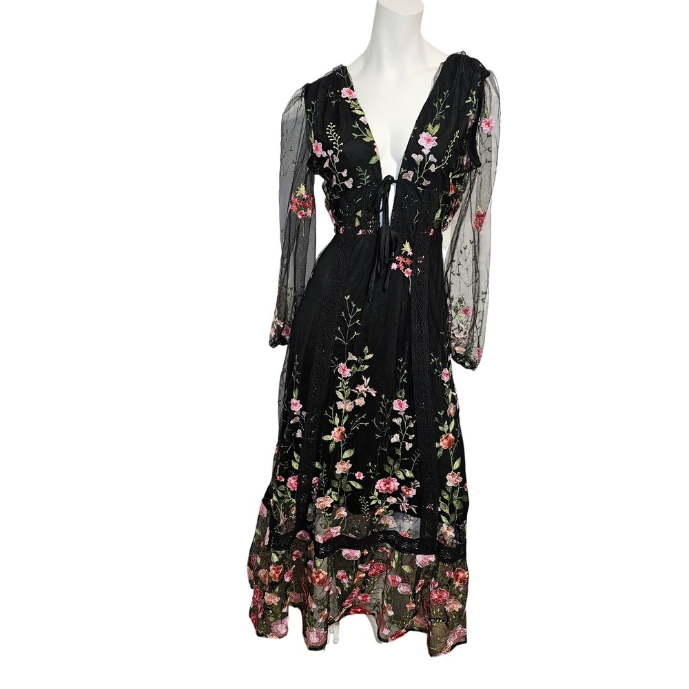 VICI Beloved Bloom Embroidered Floral‎ Maxi Dress Size Extra Small